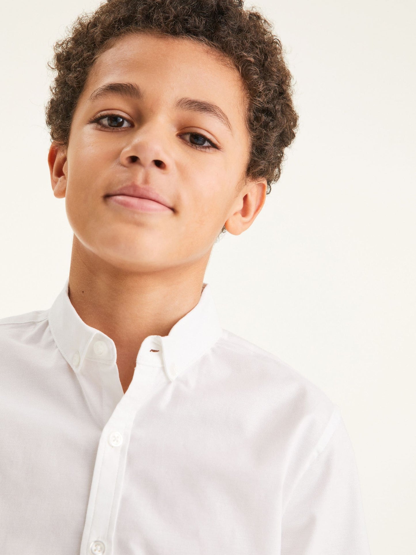 Dsiney Kidz - White Plain Short Sleeve Cotton Rich Oxford Shirt (3-16yrs) image 3