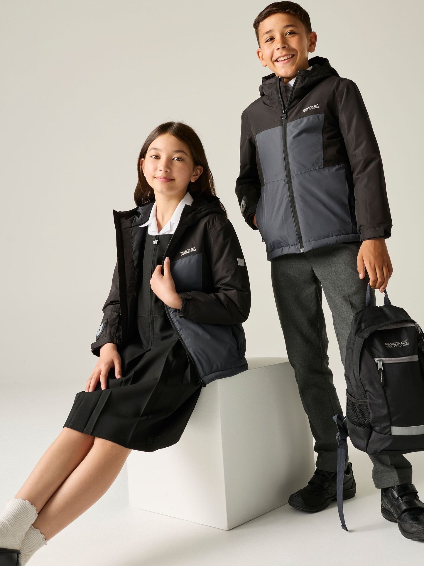 Dsiney Kidz - Regatta Black Beamz Britalight Waterproof Jacket image 1