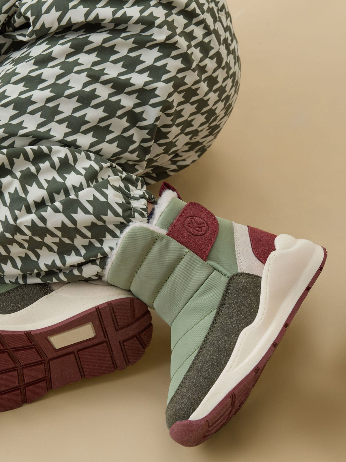 Dsiney Kidz - KIDLY by MORI Green Colourblock Quilted Snow Boots image 1