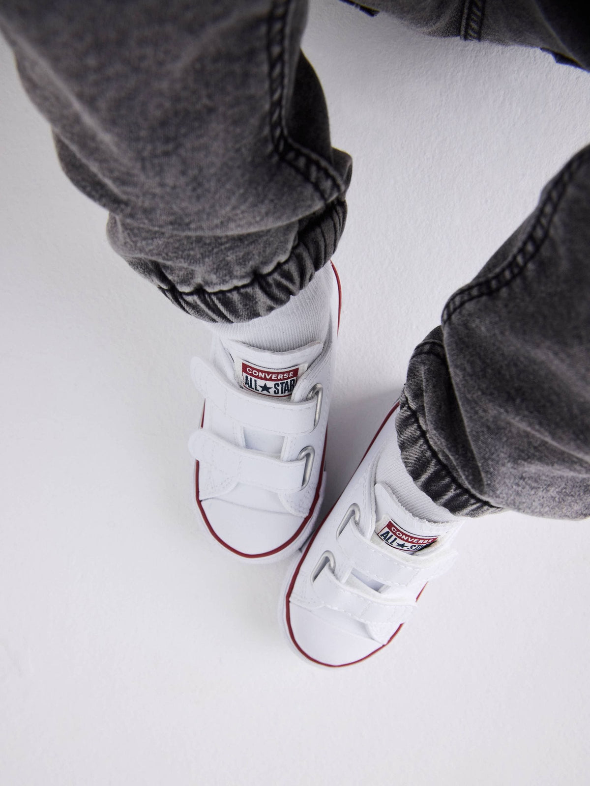 Converse White Chuck Ox 2V Infant Trainers image 2