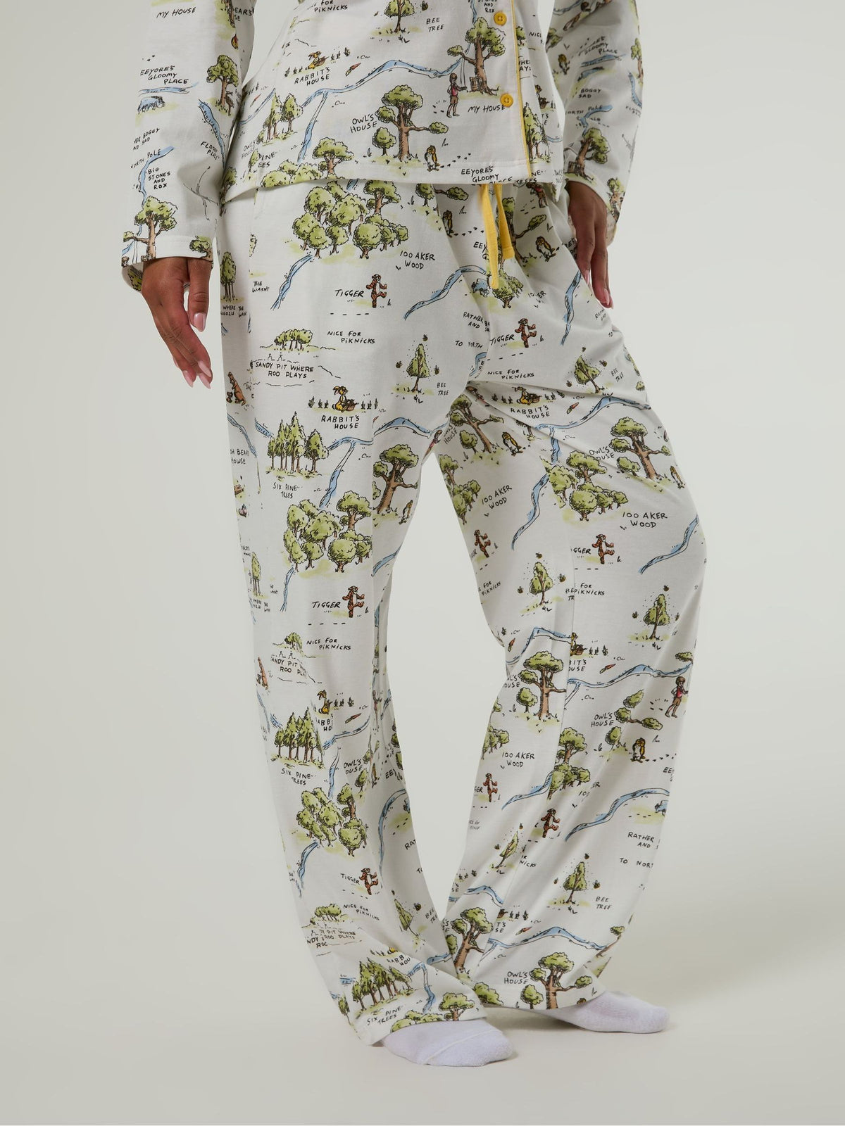 Skinnydip White Disney Winnie The Pooh Hundred Acre Wood Pyjamas Set with Scrunchie - image 2