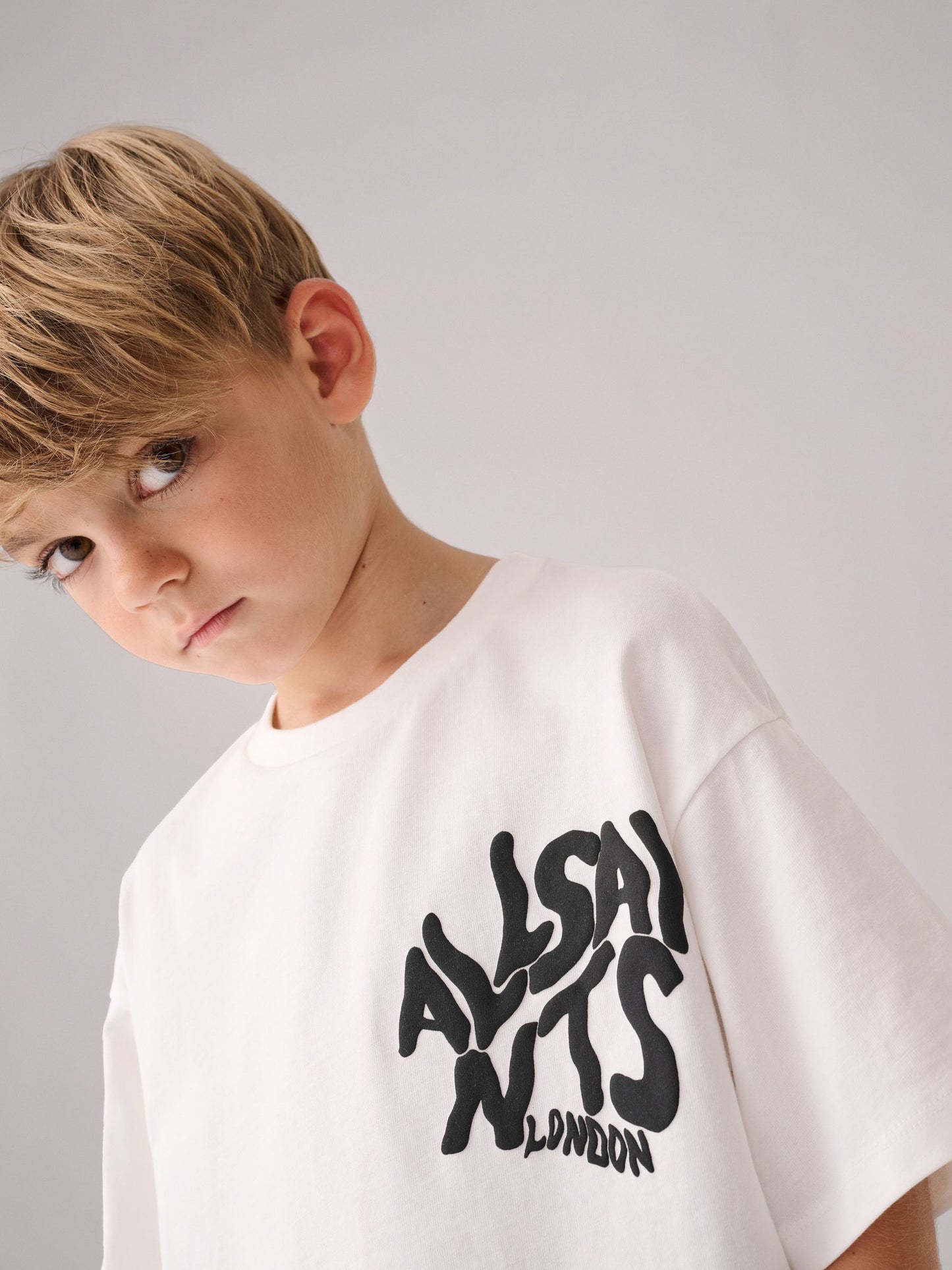 Dsiney Kidz - smALLSAINTS White Oversized Orlando Logo Crew Neck T-Shirt image 4