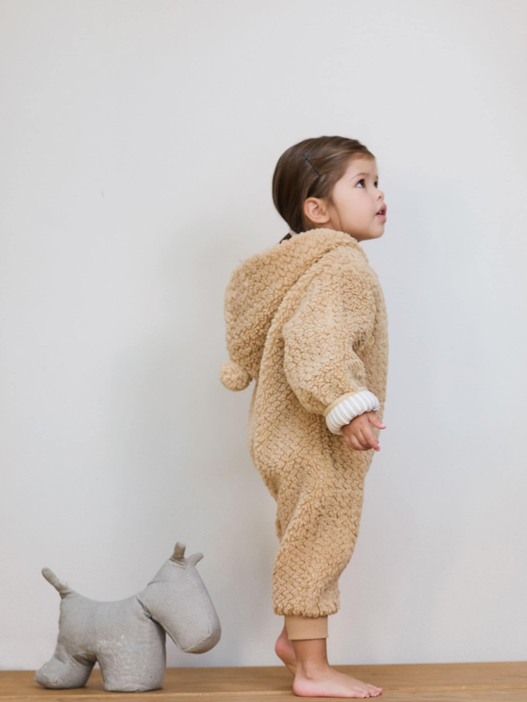 The Little Tailor Natural Chunky Sherpa Fleece Pramsuit image 3