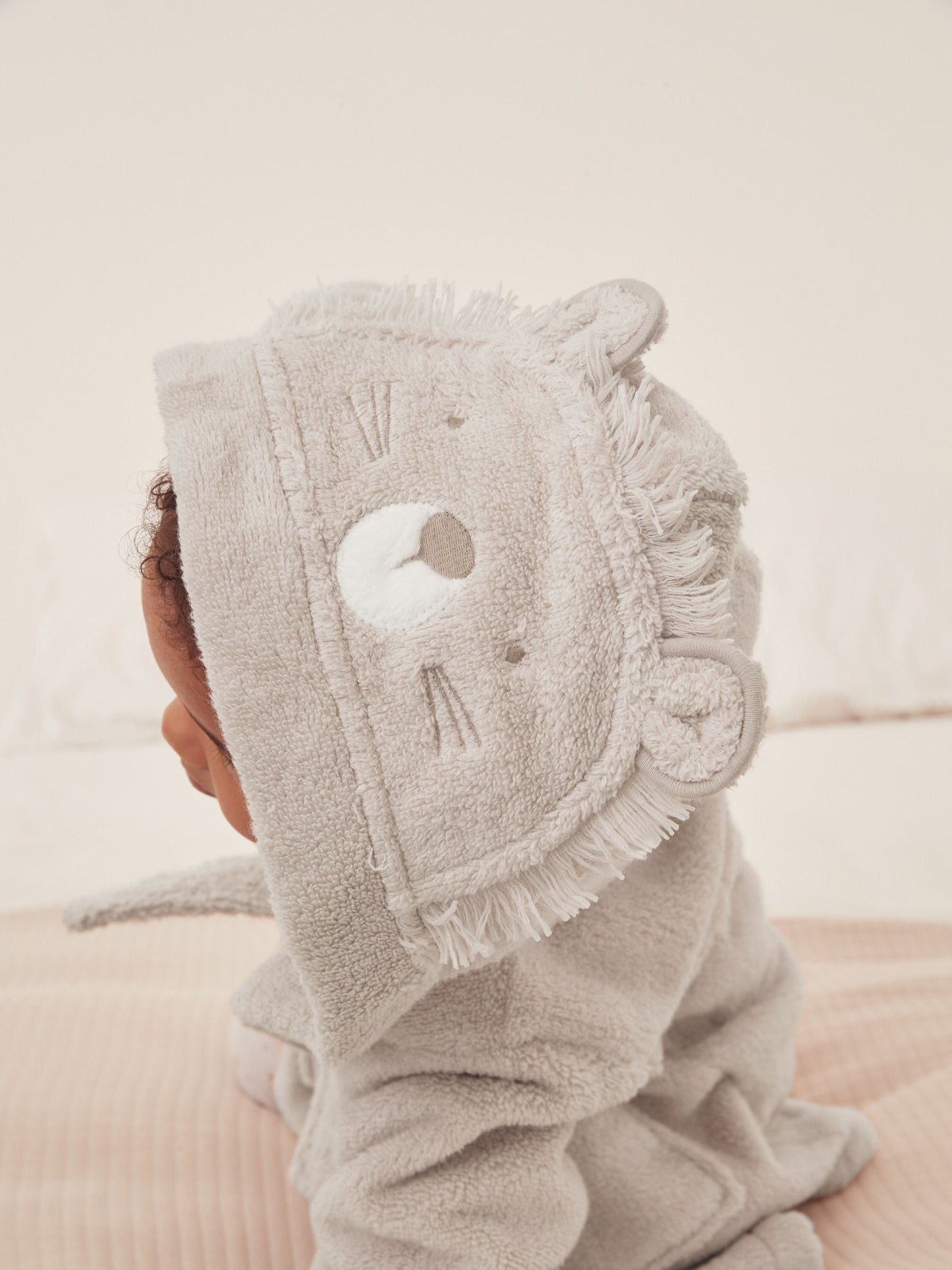 The White Company Natural Cotton Lion Hooded Robe image 2