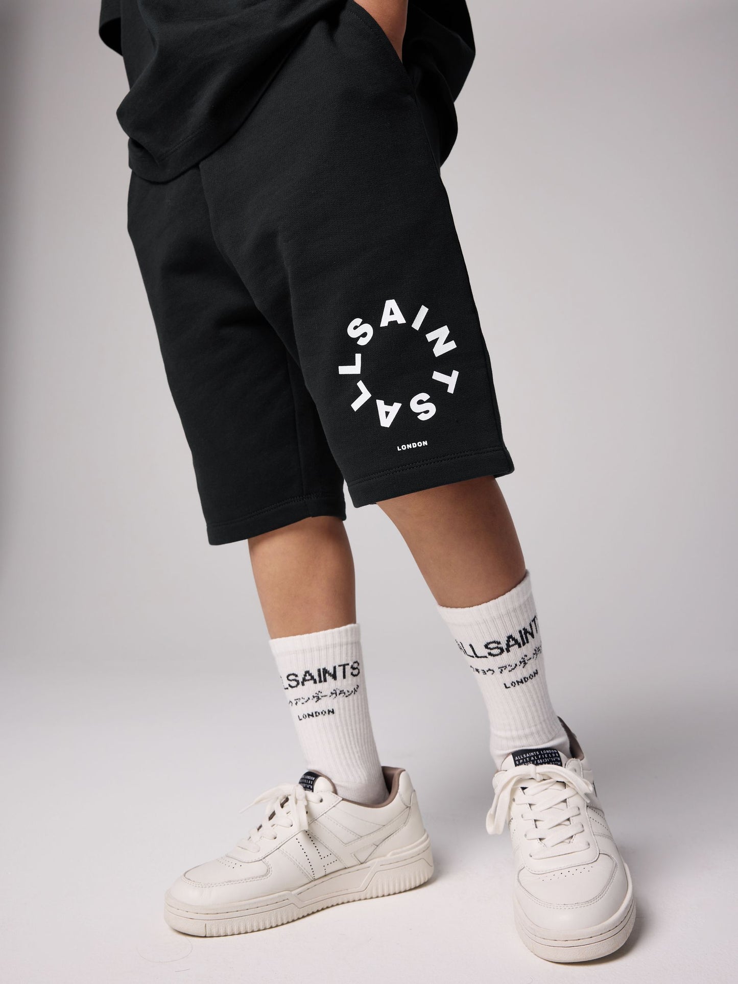 Dsiney Kidz - smALLSAINTS Black Tierra T-Shirt and Sweat Shorts Set image 4