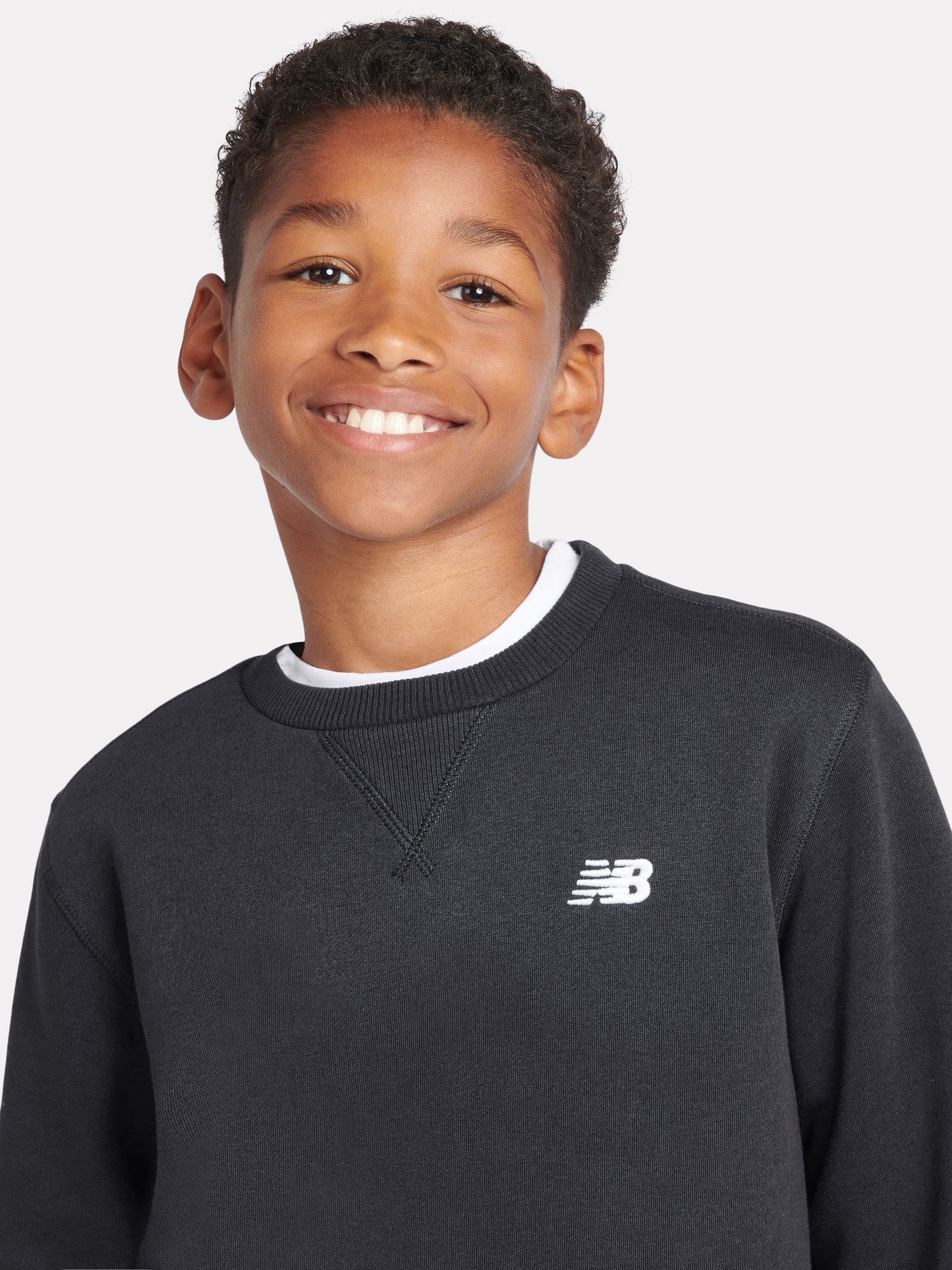 Dsiney Kidz - New Balance Black Small Logo Sweatshirt image 4