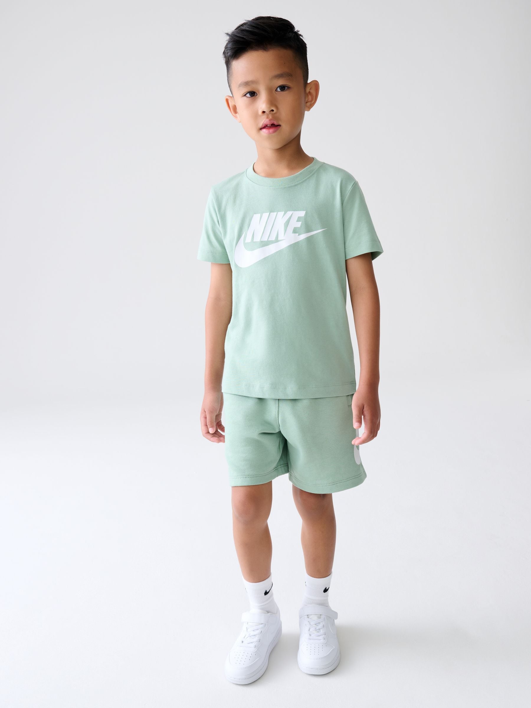 Nike Green Club T-Shirt and Shorts Set image 1