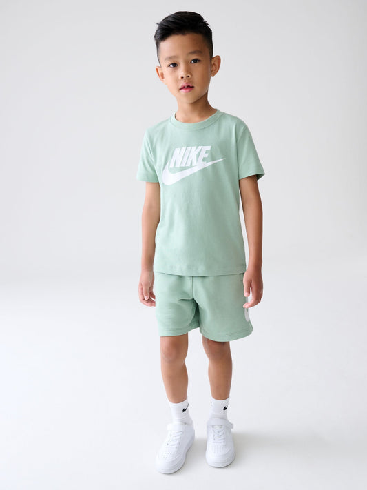 Nike Green Club T-Shirt and Shorts Set image 1