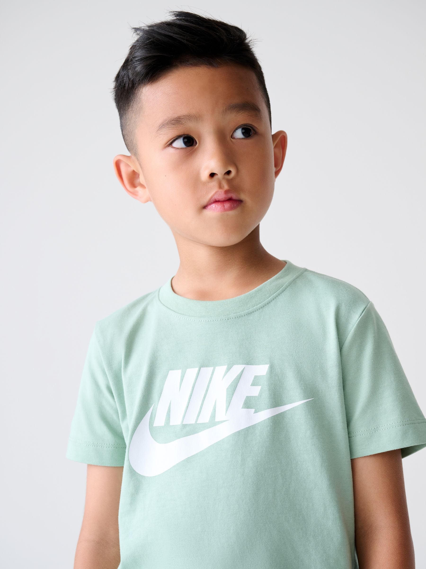 Nike Green Club T-Shirt and Shorts Set image 3