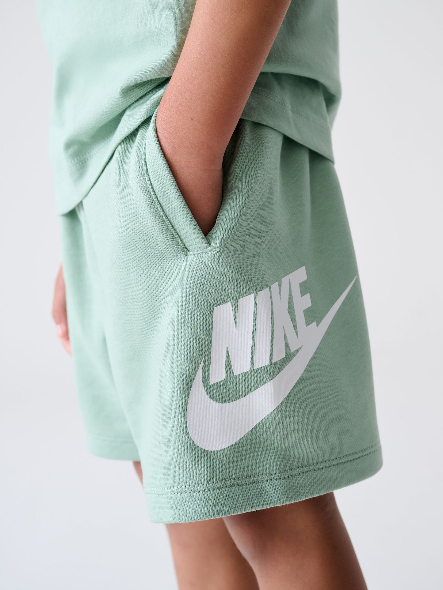 Nike Green Club T-Shirt and Shorts Set image 4