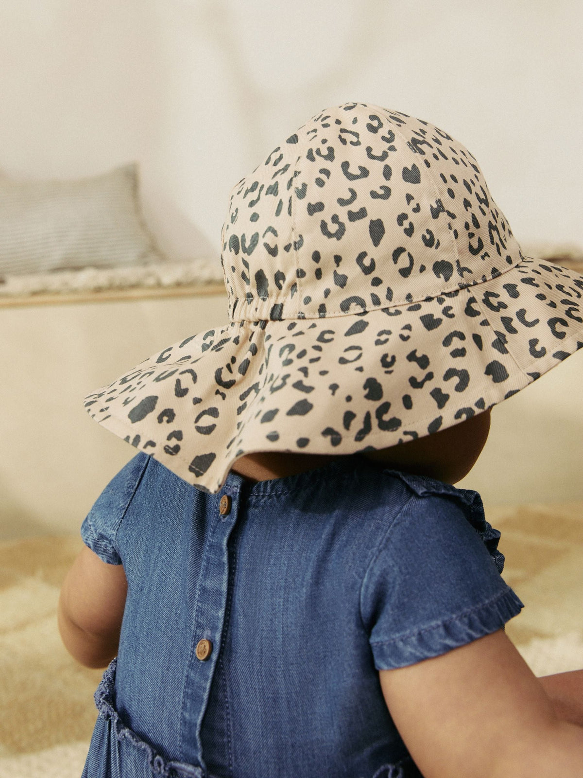 Neutral Leopard Print 100% Cotton Baby Bucket Hat (0mths-2yrs) image 2