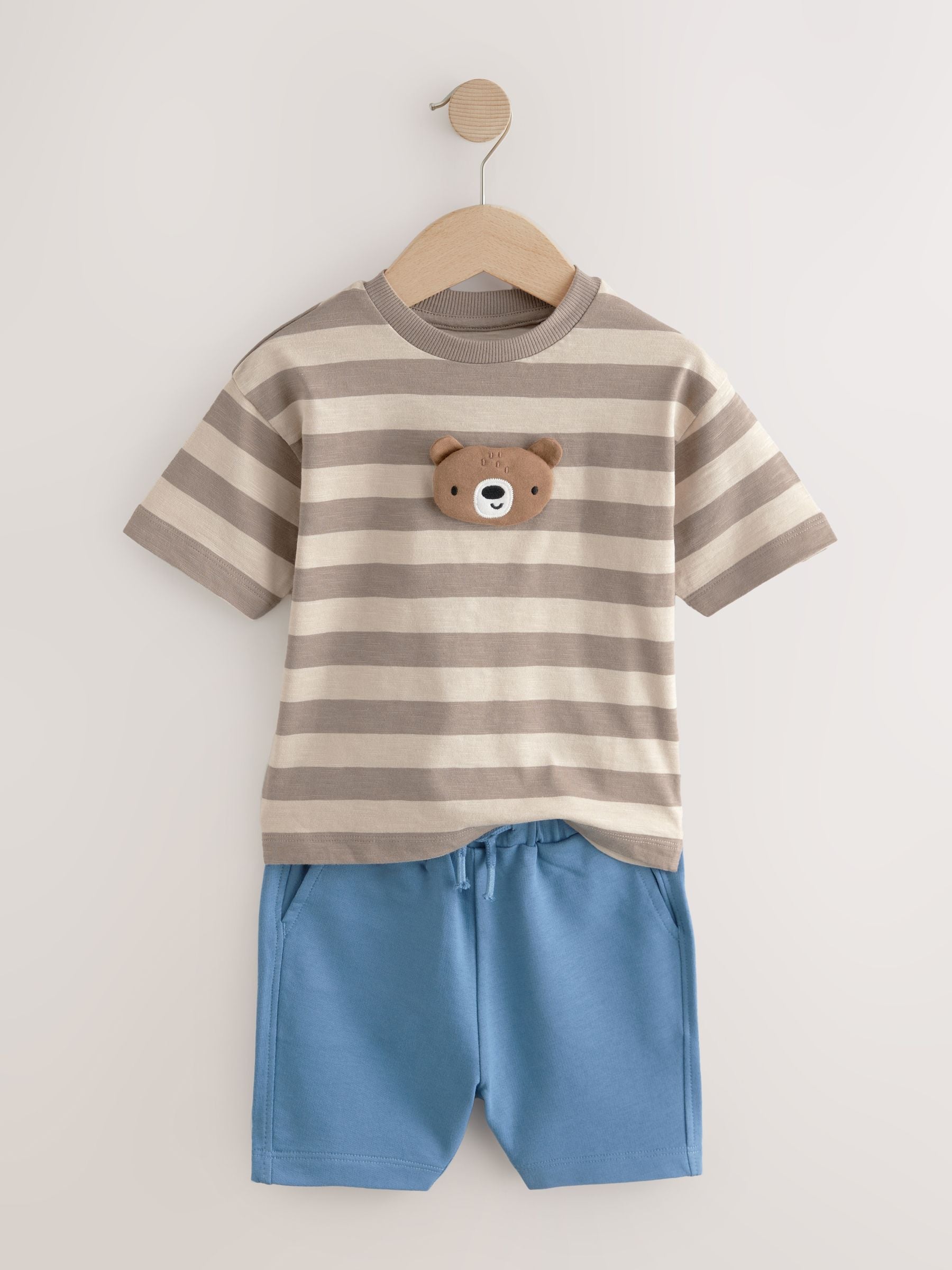 Neutral Padded Bear Short Sleeve T-Shirts & Shorts Set 3 Pack (3mths-7yrs) image 9