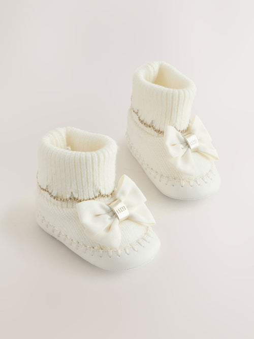 Baby Girls Scallop Edge Knitted Padders Booties with Bow image 1