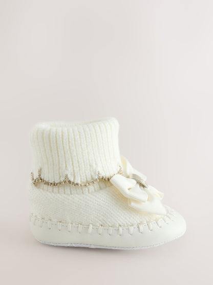 Baby Girls Scallop Edge Knitted Padders Booties with Bow image 2