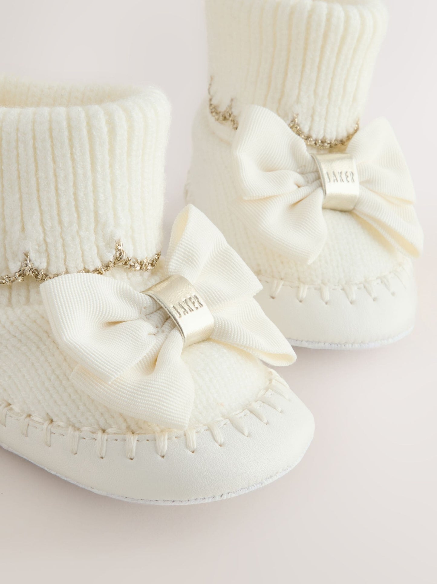 Baby Girls Scallop Edge Knitted Padders Booties with Bow image 3