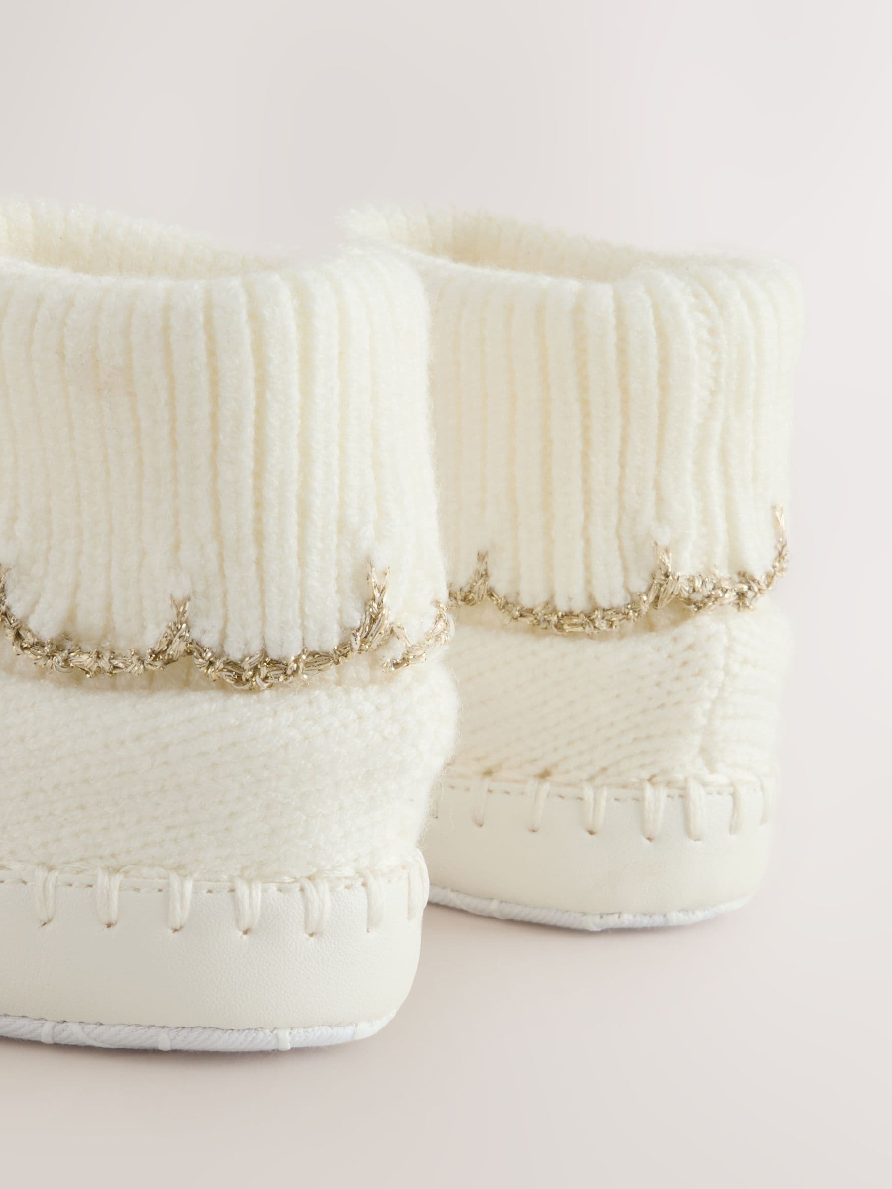 Baby Girls Scallop Edge Knitted Padders Booties with Bow image 4