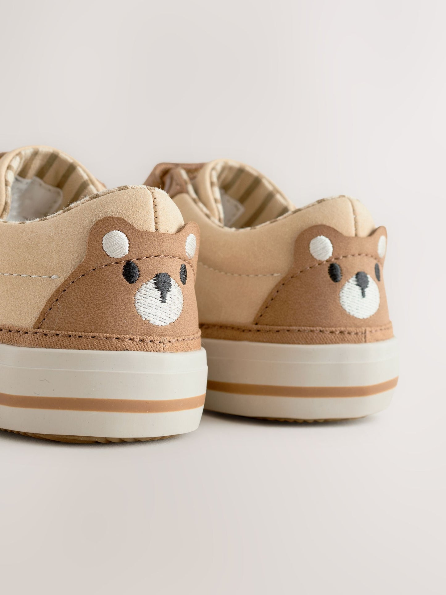 Brown Bear Standard Fit (F) Touch Fastening Elastic Lace Trainers image 5
