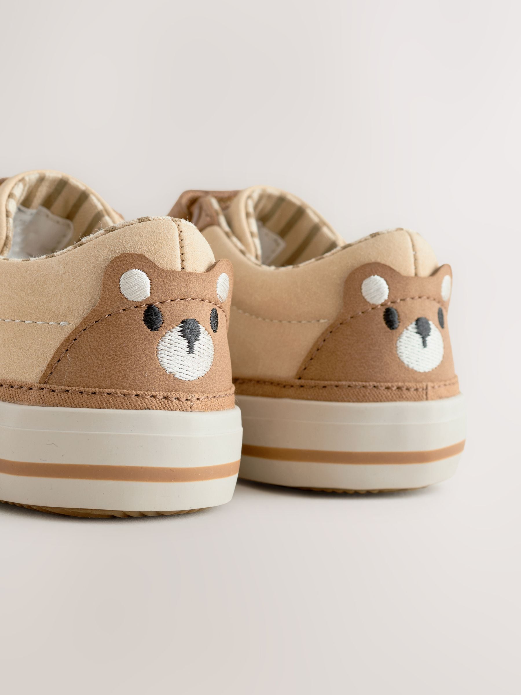 Brown Bear Standard Fit (F) Touch Fastening Elastic Lace Trainers image 5