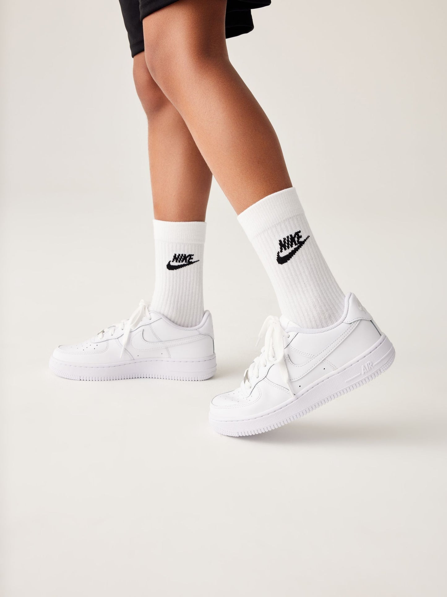 Nike White Youth Air Force 1 Trainers image 2