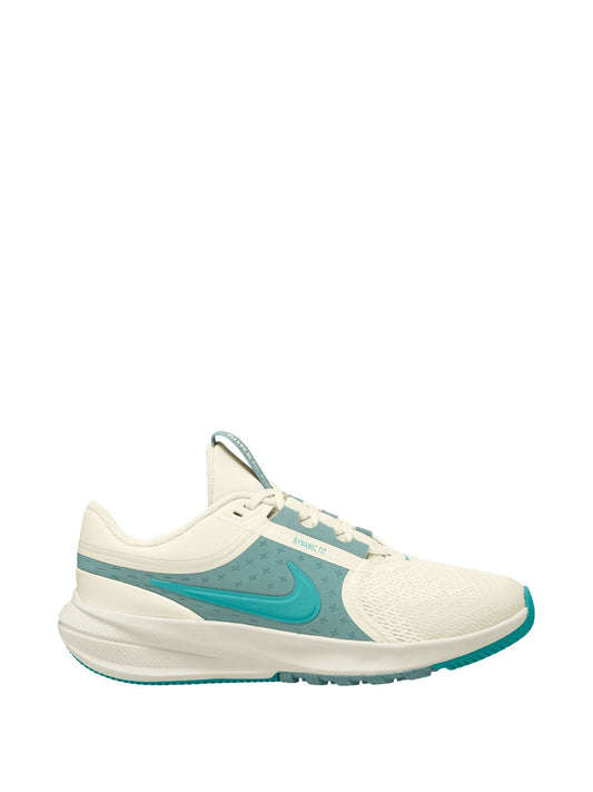 Dsiney Kidz - Nike Washed Teal/White Youth Star Runner 5 Trainers image 1