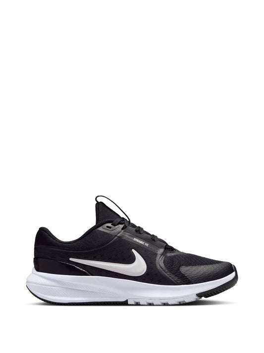Nike Black/White Youth Star Runner 5 Trainers image 1
