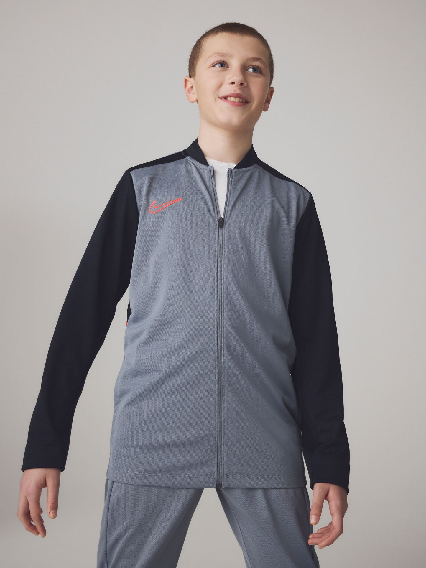 Dsiney Kidz - Nike Cool Grey Academy 25 Dri-FIT Tracksuit image 2
