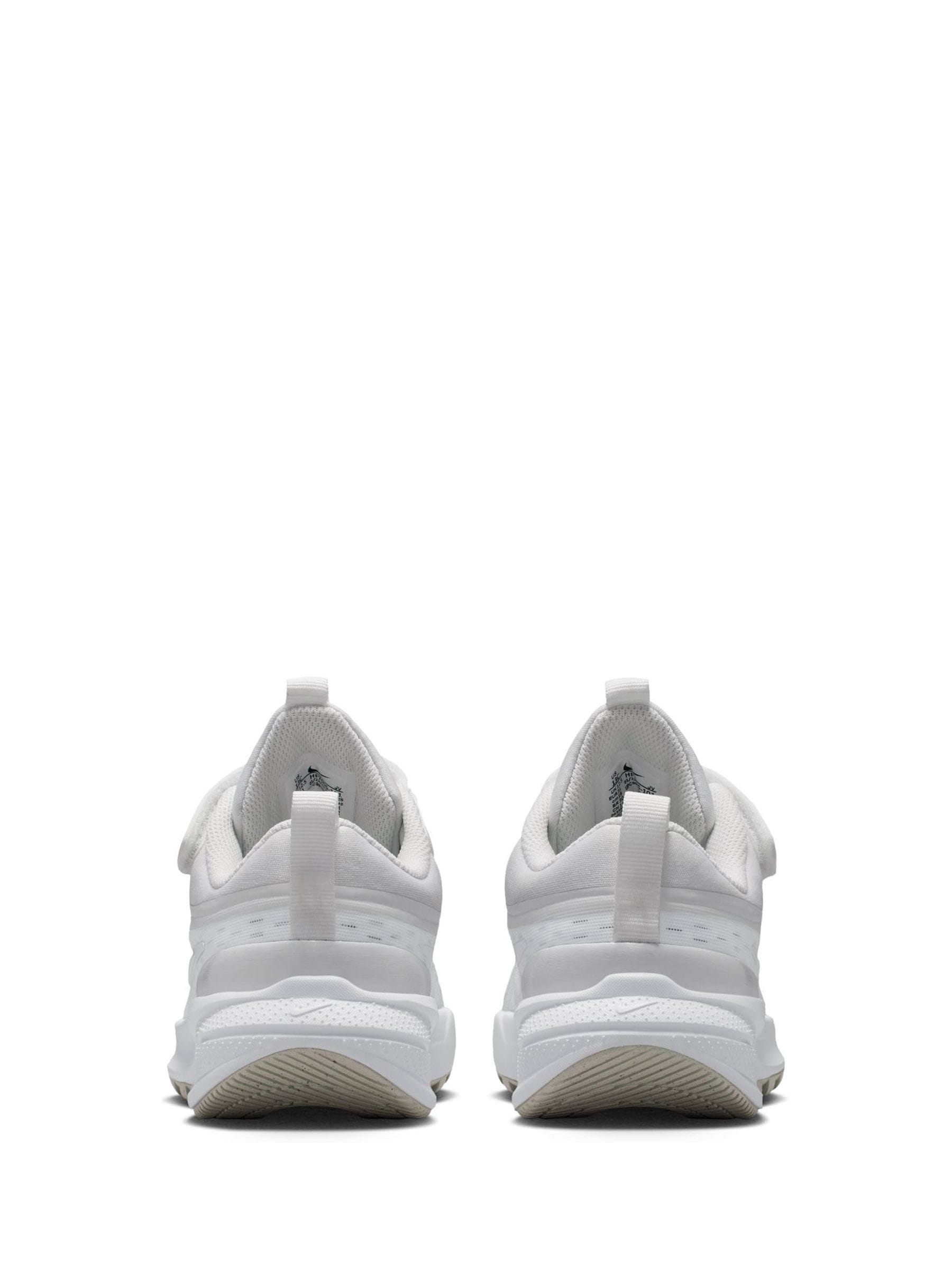 Nike White Junior Star Runner 5 Trainers image 6