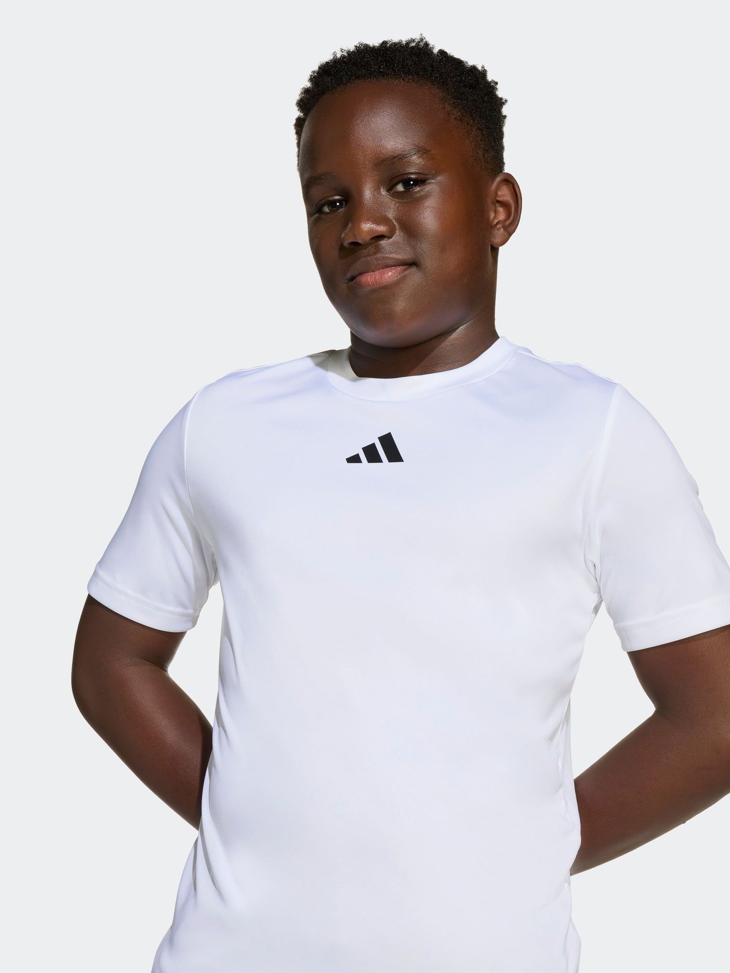 Dsiney Kidz - adidas White Train Essentials 3-Stripes Kids T-Shirt & Shorts Set image 5