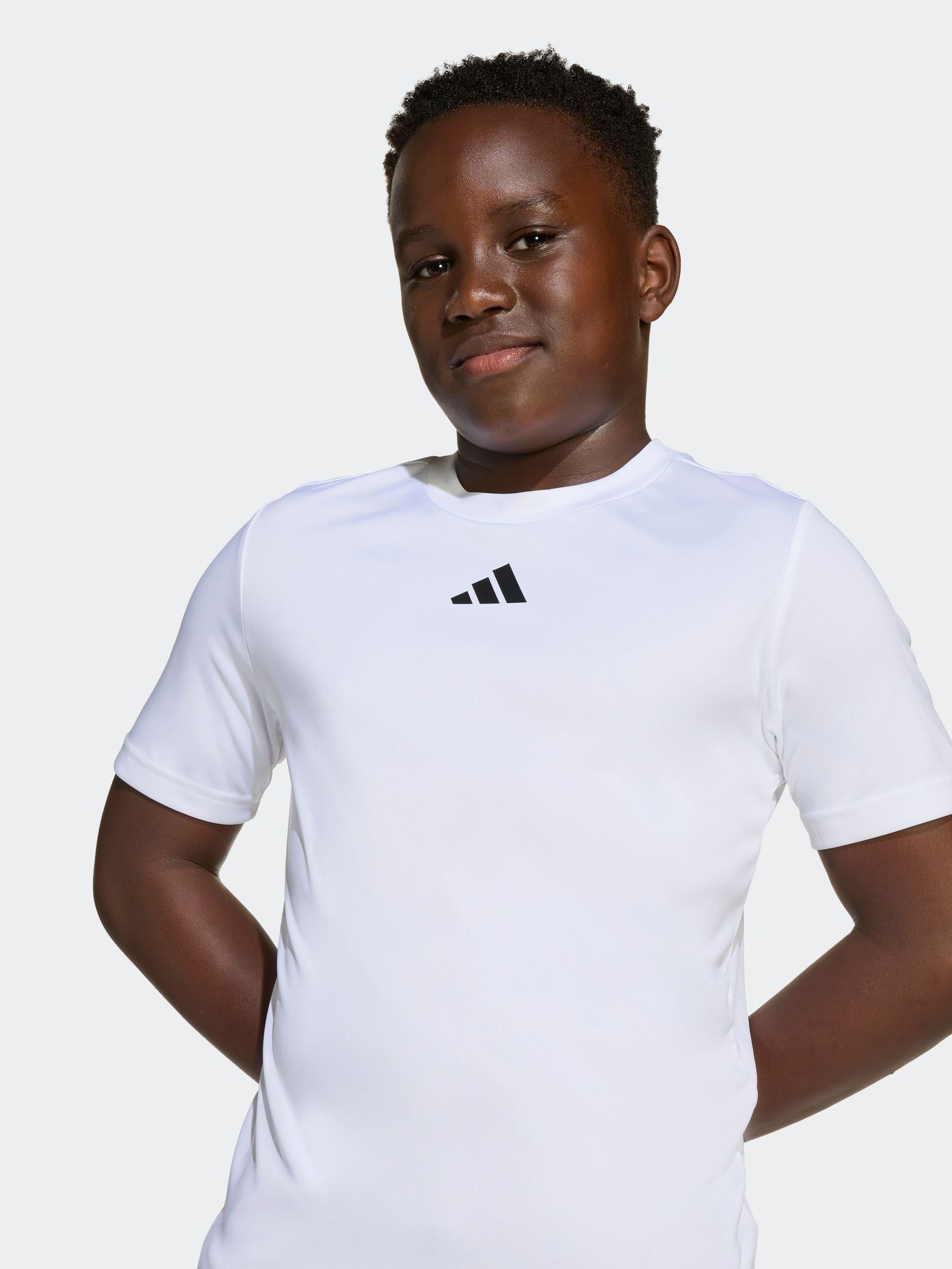 Dsiney Kidz - adidas White Train Essentials 3-Stripes Kids T-Shirt & Shorts Set image 5