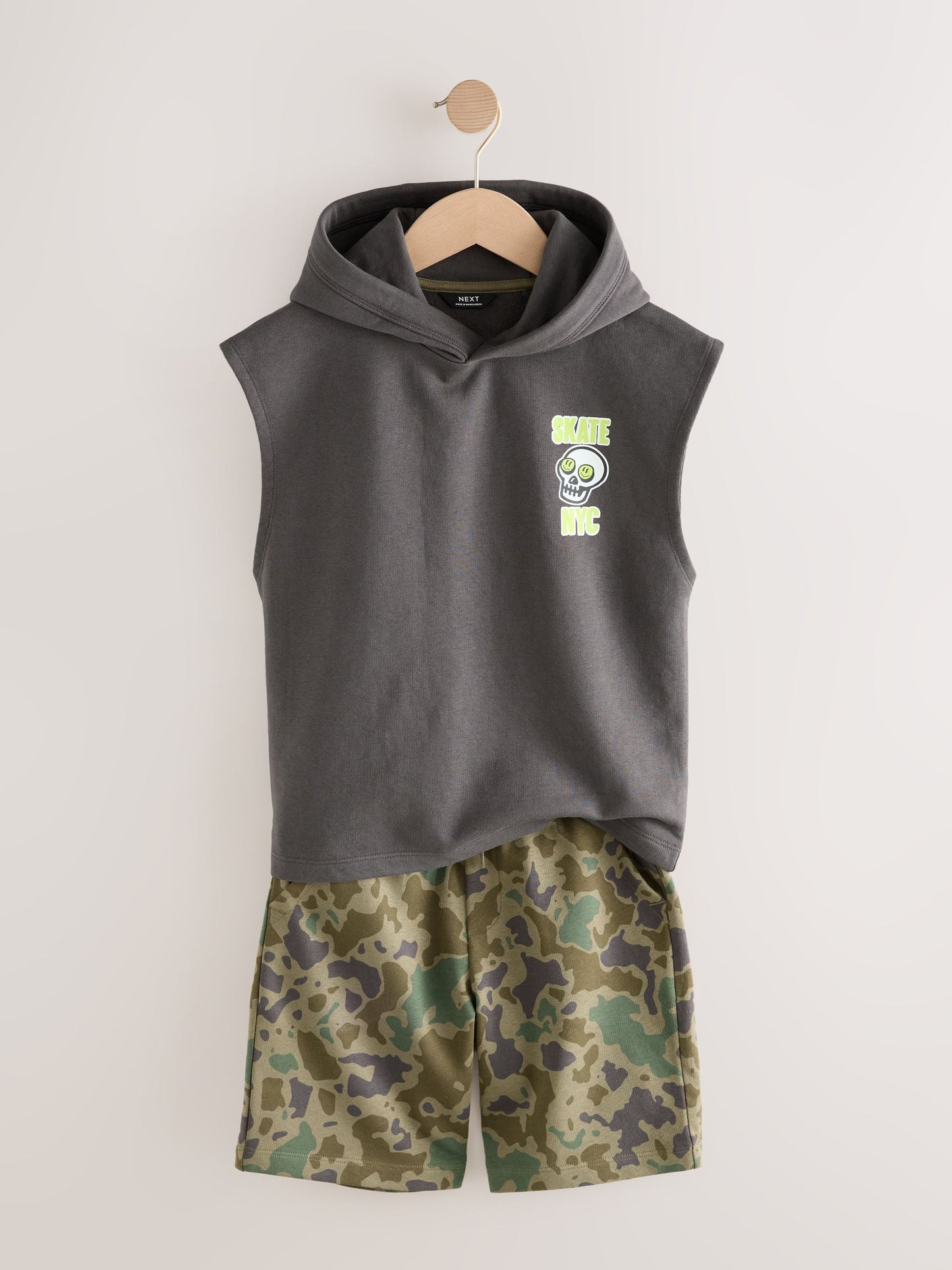 Camouflage Sleeveless Hoodie And Short Graphic Set
