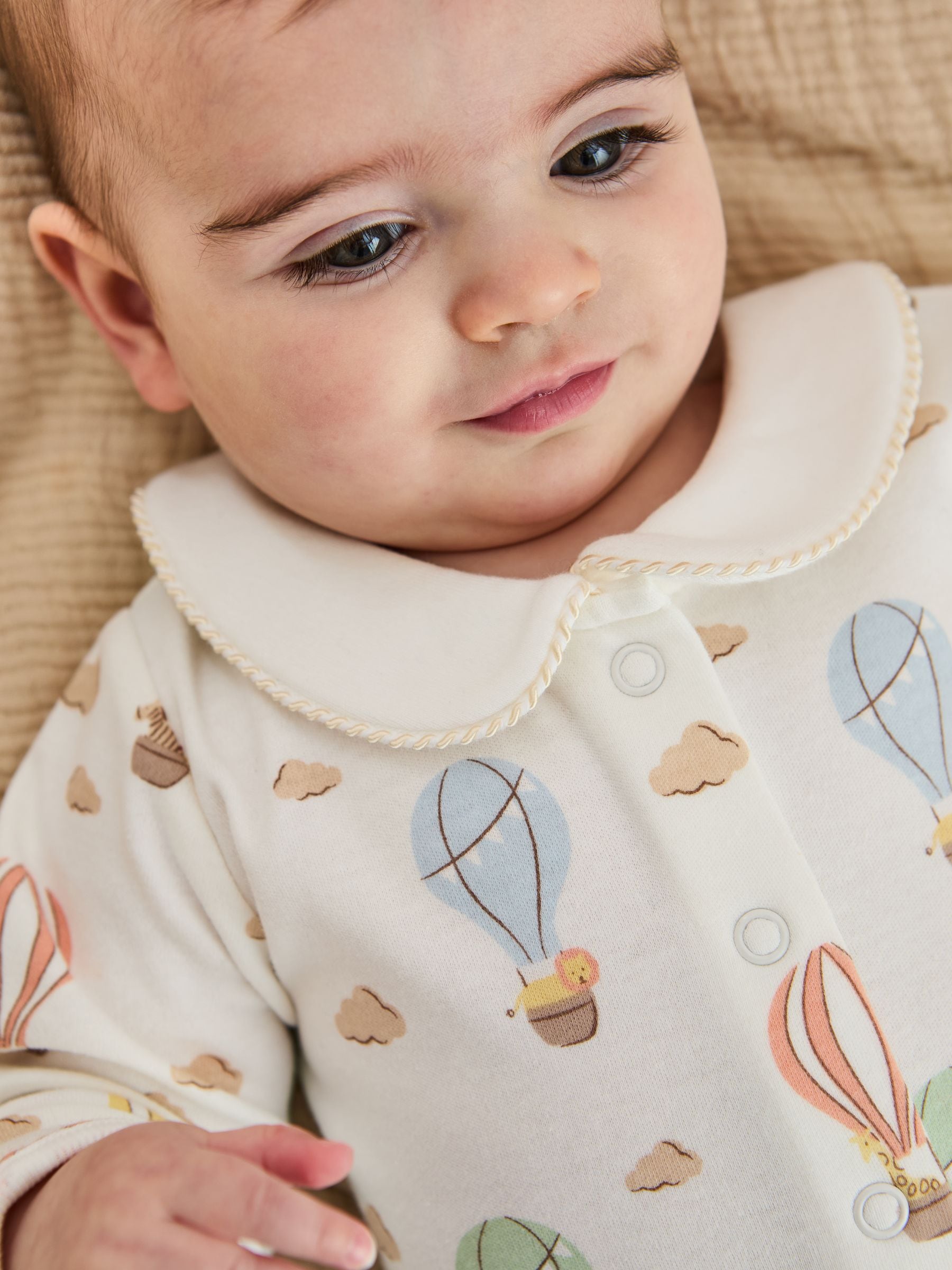 JoJo Maman Bébé Cream Hot Air Balloon Print Cotton Collared Footed Sleepsuit image 5