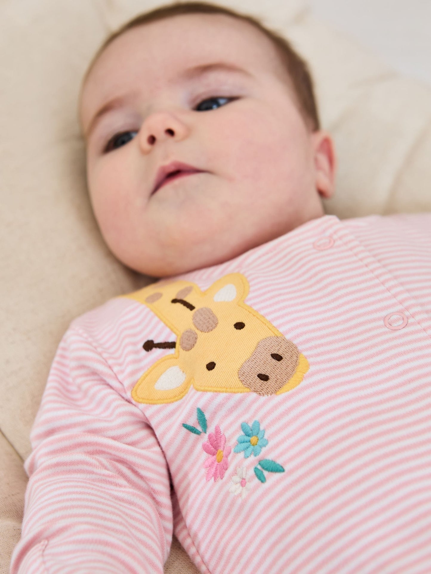 JoJo Maman Bébé Pink Giraffe Cotton Appliqué Popper Sleepsuit image 2