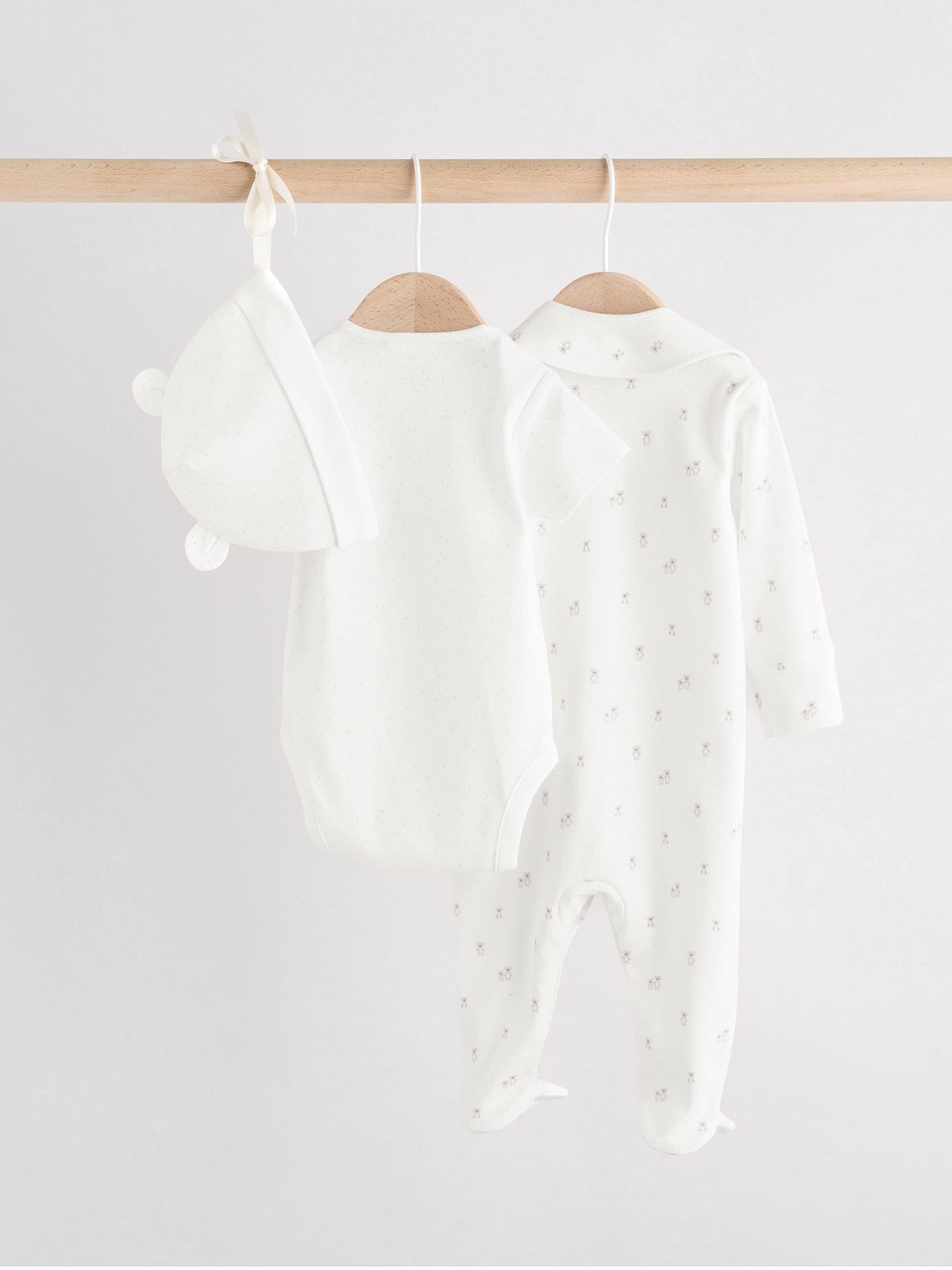 White Baby Sleepsuit, Bodysuit, Beanie and Bib Set 4 Piece (0-9mths) image 4