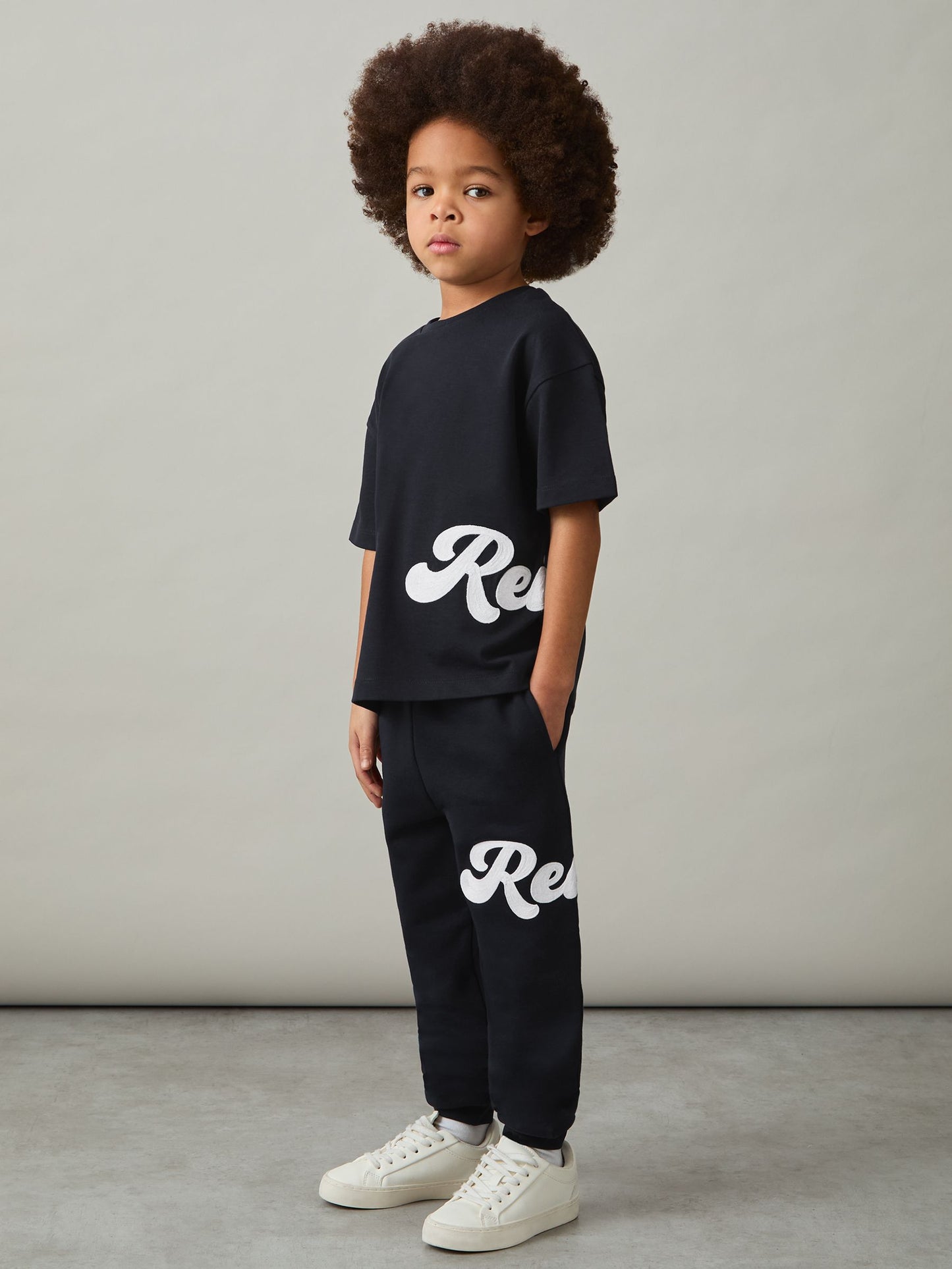 Dsiney Kidz - Reiss Navy Freddie 9-13 yrs Cotton Script-Logo Oversized T-Shirt image 3