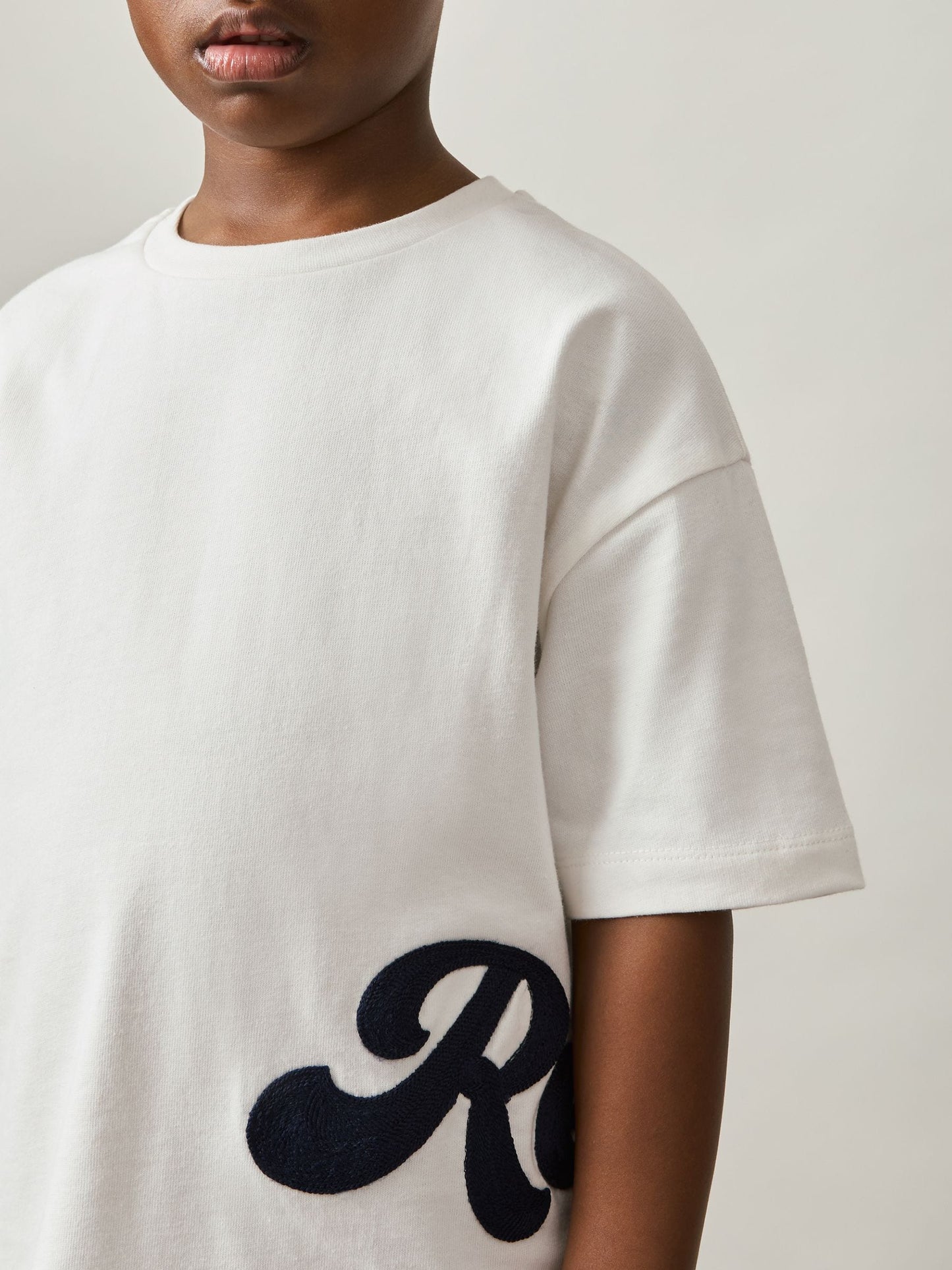 Dsiney Kidz - Reiss White Freddie 9-13 yrs Cotton Script-Logo Oversized T-Shirt image 4