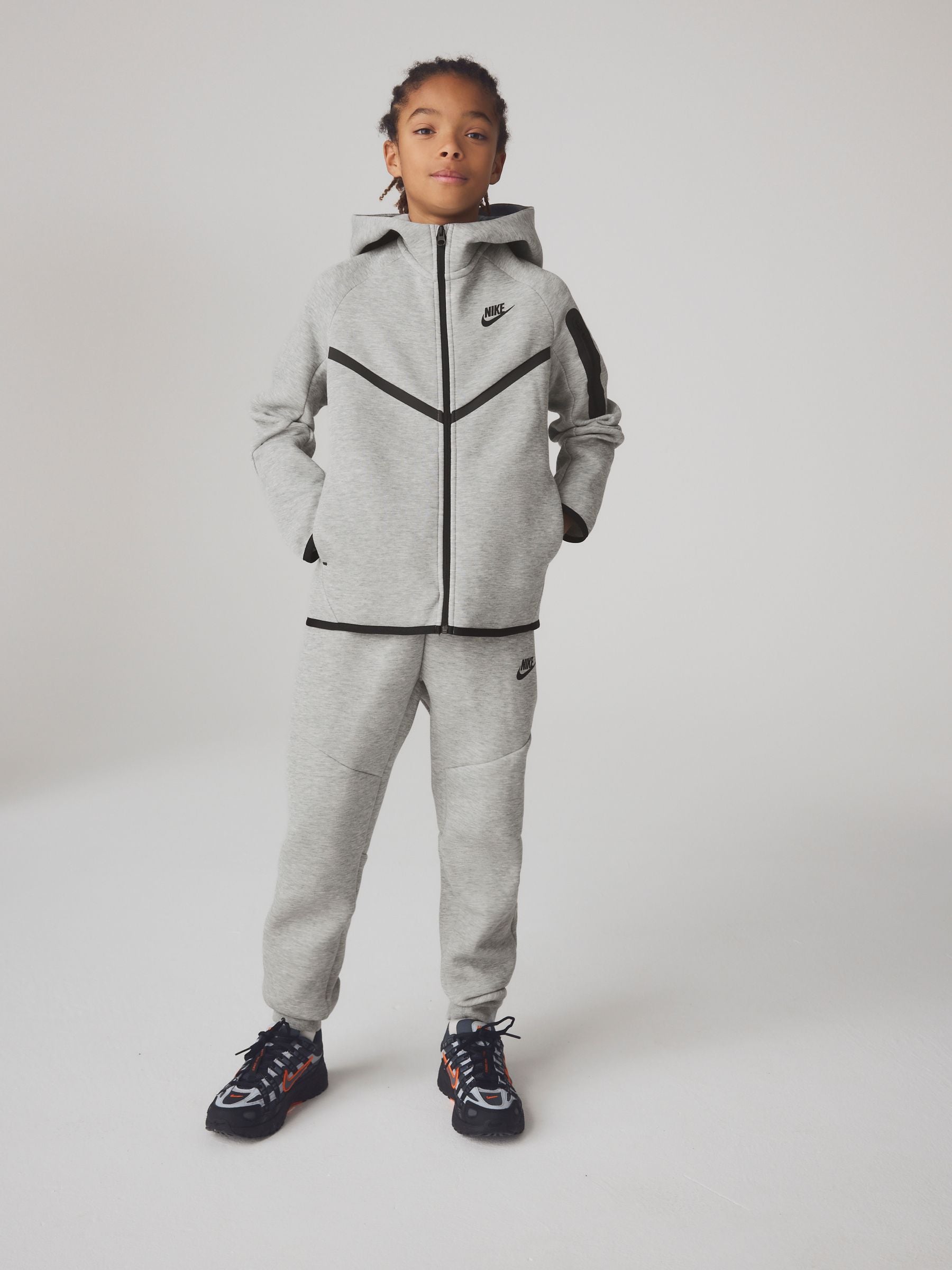 Dsiney Kidz - Nike Dark Grey Heather Tech Fleece Zip Through Hoodie image 2