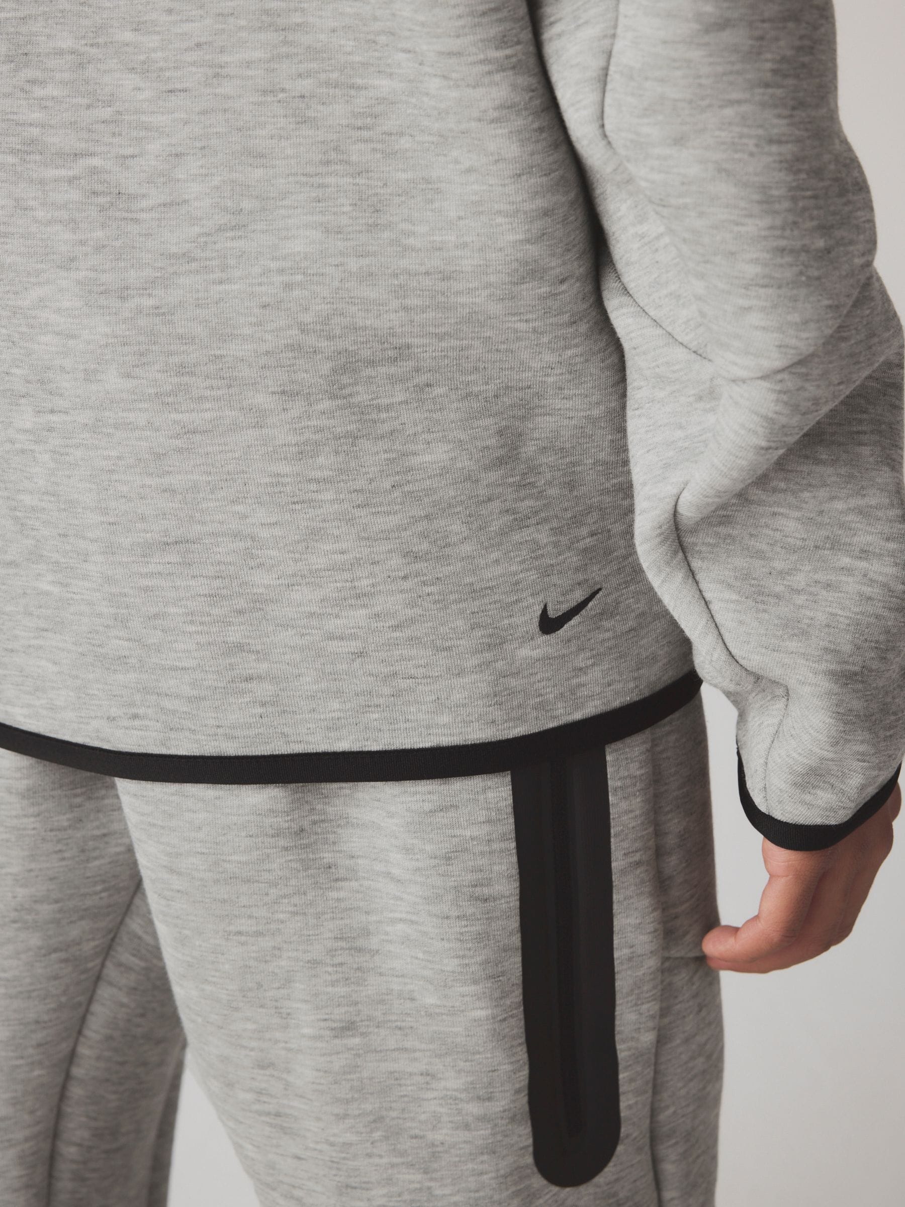 Dsiney Kidz - Nike Dark Grey Heather Tech Fleece Zip Through Hoodie image 4