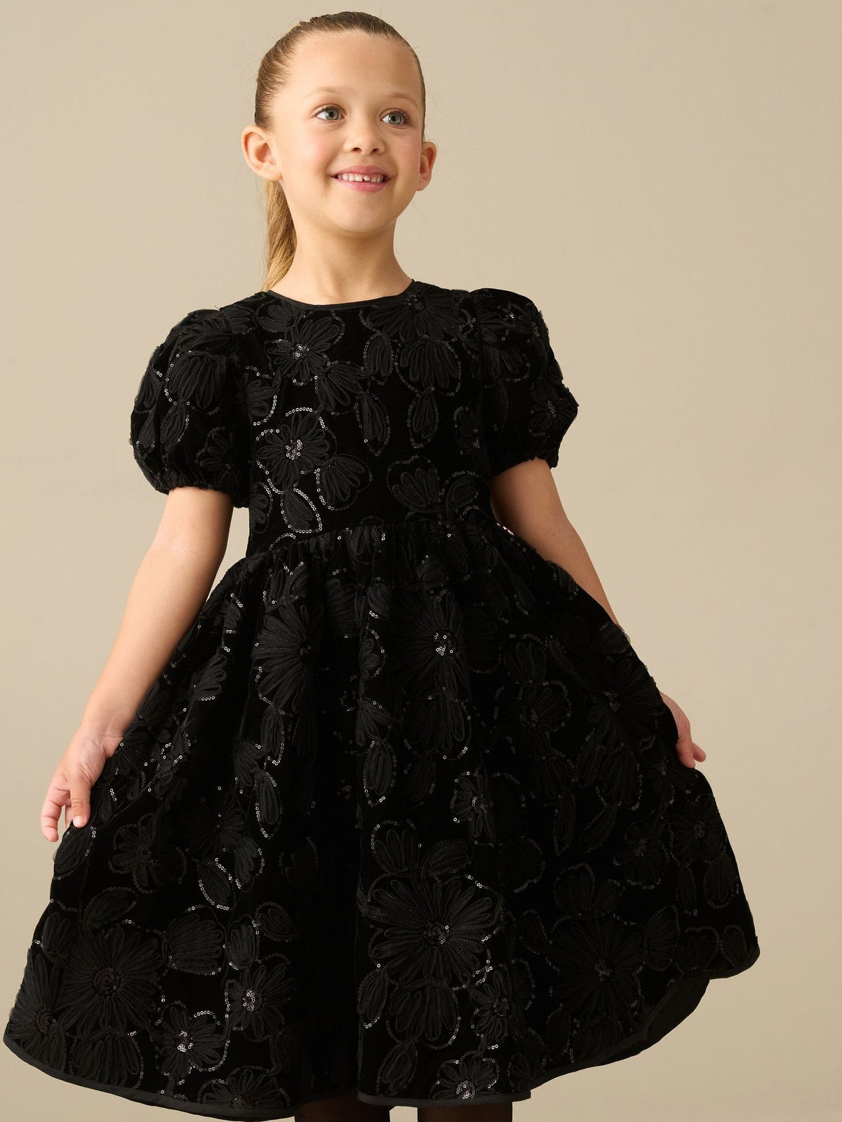 Dsiney Kidz - Angel & Rocket Black Layla Velvet Embellished Puff Sleeve Dress image 4