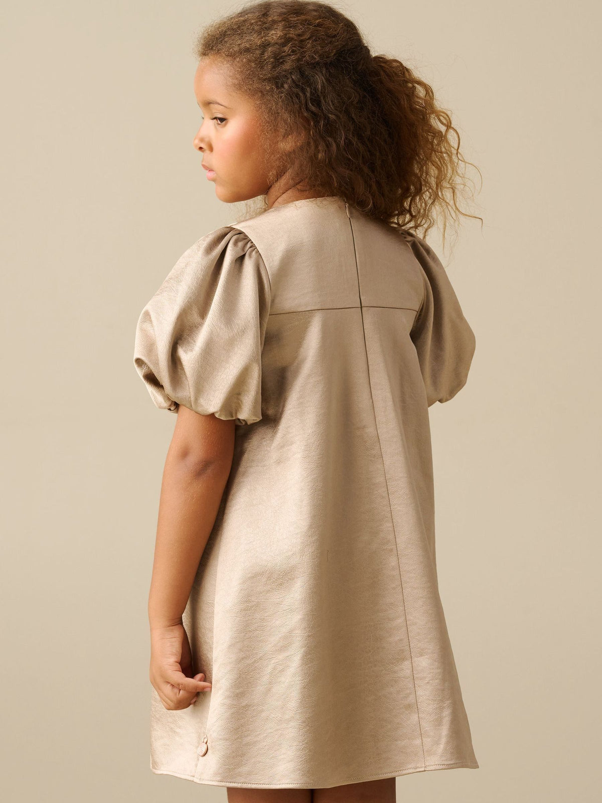 Dsiney Kidz - Angel & Rocket Natural Nadia Satin Puff Sleeve Bow Collar Shift Dress image 2