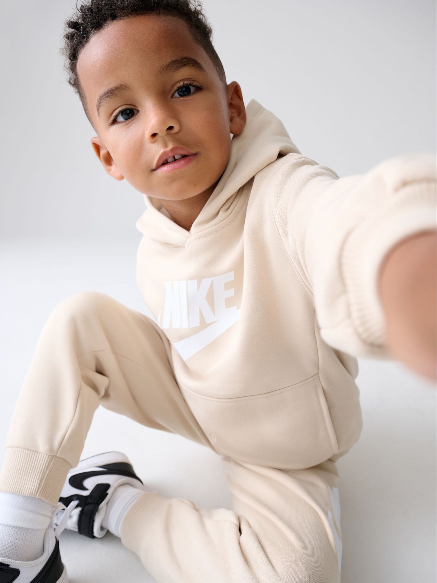 Dsiney Kidz - Nike Cream Little Kids Club Fleece Tracksuit Set image 4