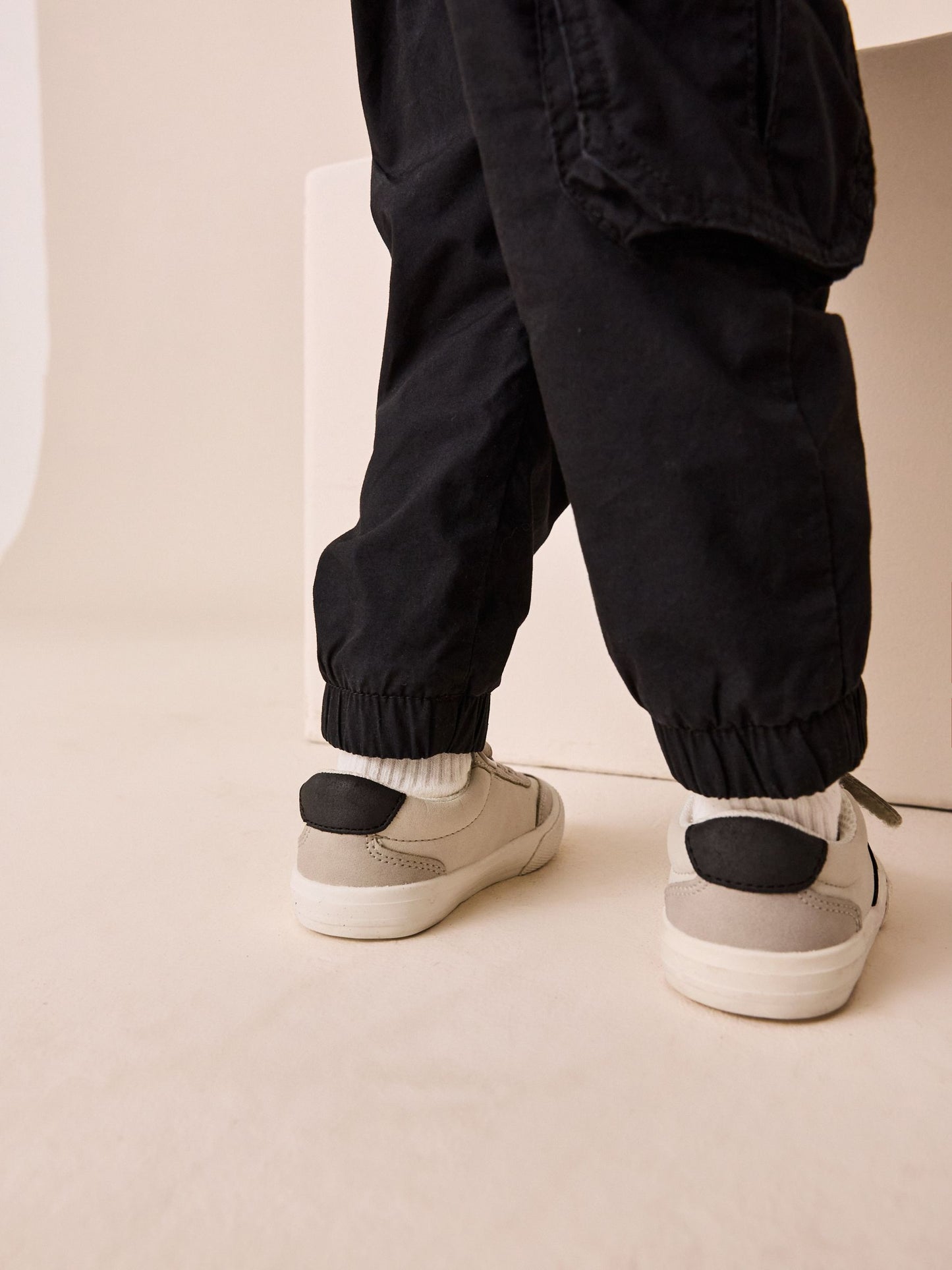 Grey Standard Fit (F) Touch Fastening Elastic Lace Trainers image 3