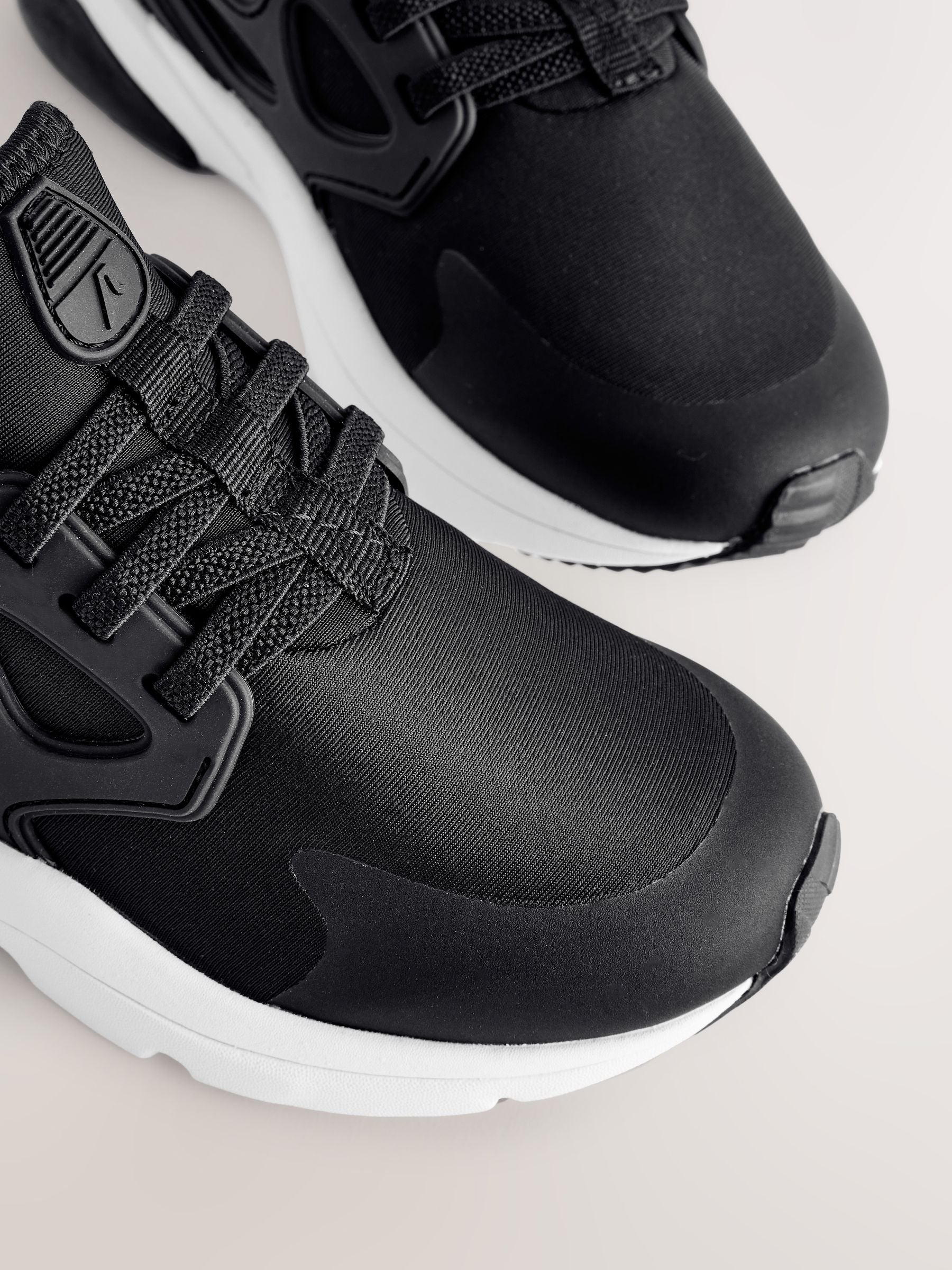 Black/White Standard Fit (F) Elastic Lace Trainers image 5