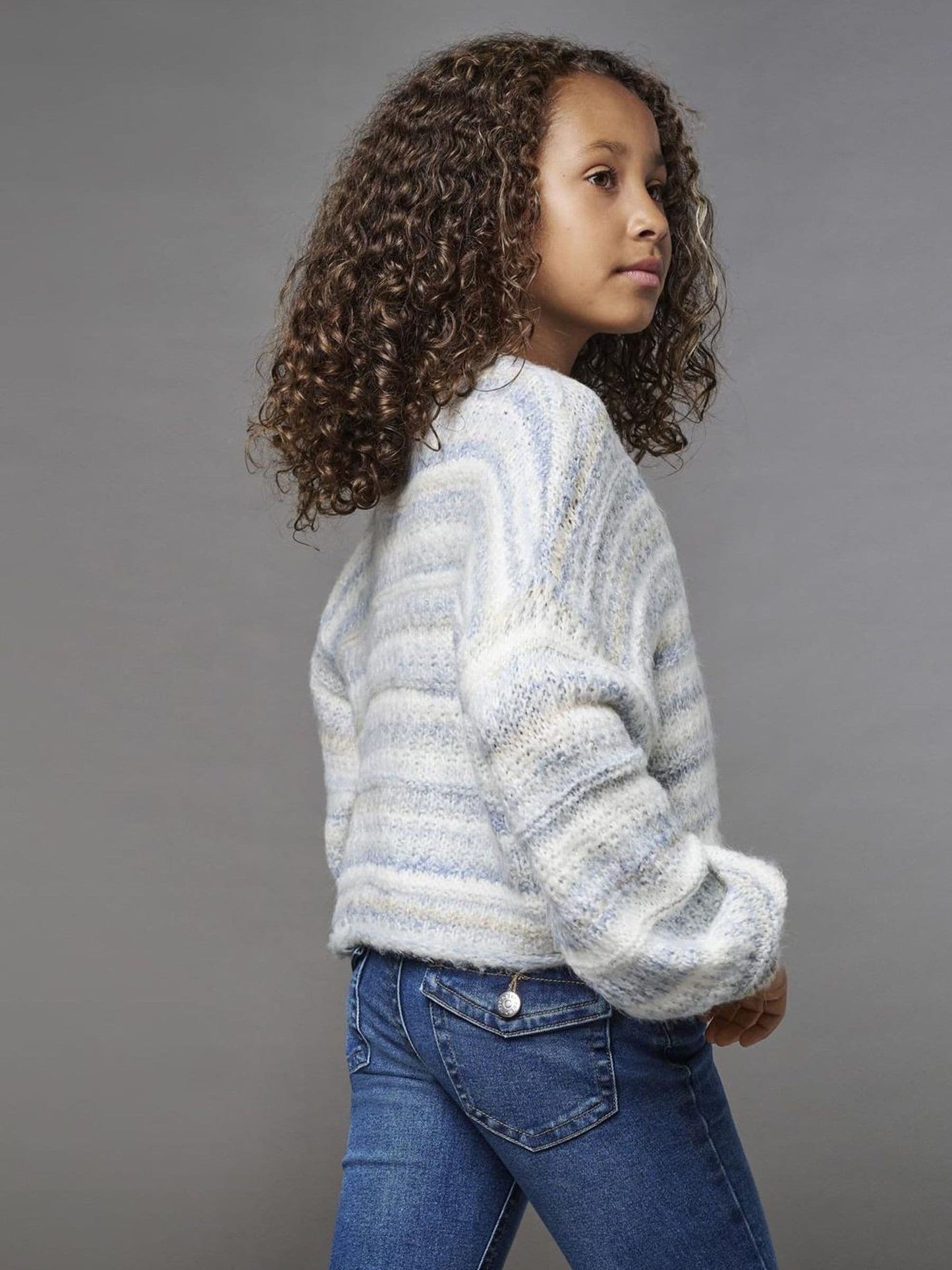 Dsiney Kidz - ONLY KIDS Blue Low Waist Flared Jeans With Back Pocket Detail And Stretch image 2