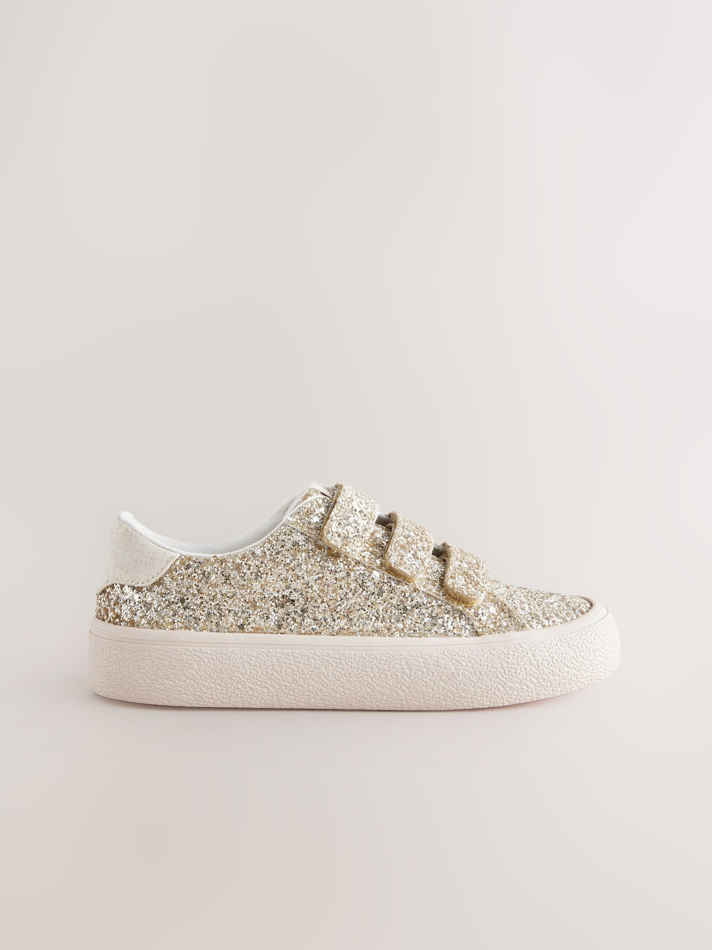 Gold Standard Fit (F) Low Top Trainers image 2
