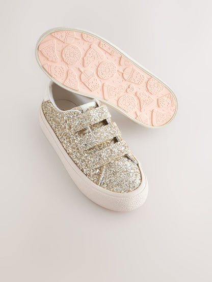 Gold Standard Fit (F) Low Top Trainers image 3