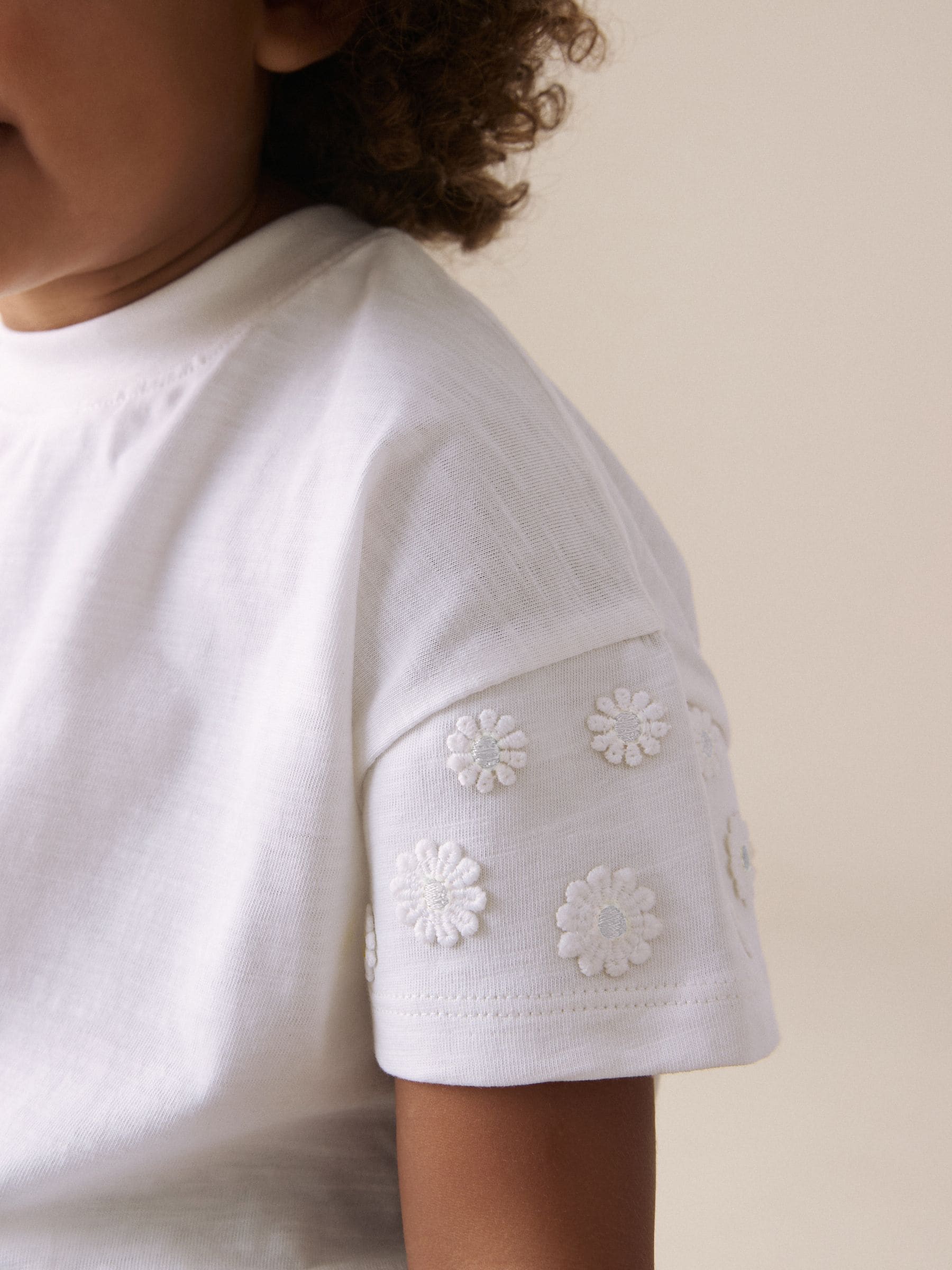 Cream 100% Cotton Daisy Short Sleeve T-Shirt (3mths-7yrs) image 4