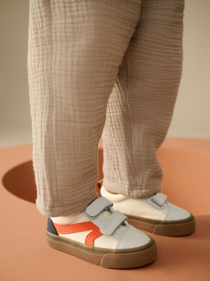 Multi Standard Fit (F) Touch Fastening Trainers image 3