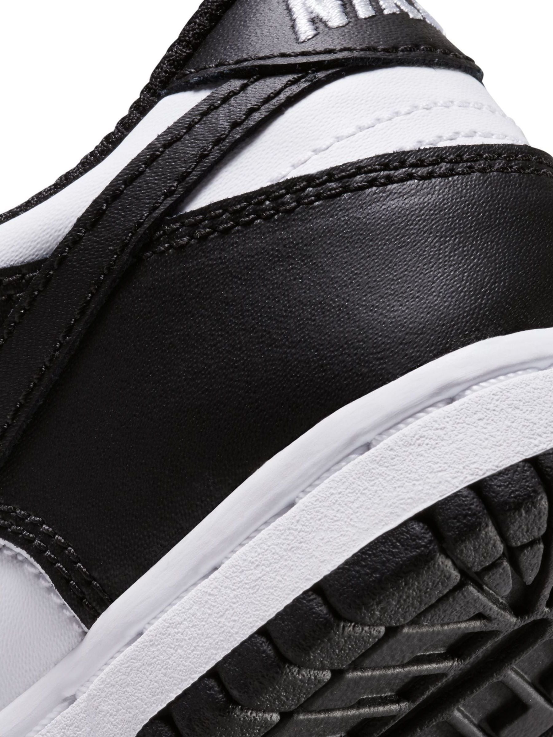 Nike Black/White Junior Dunk Low Trainers image 8