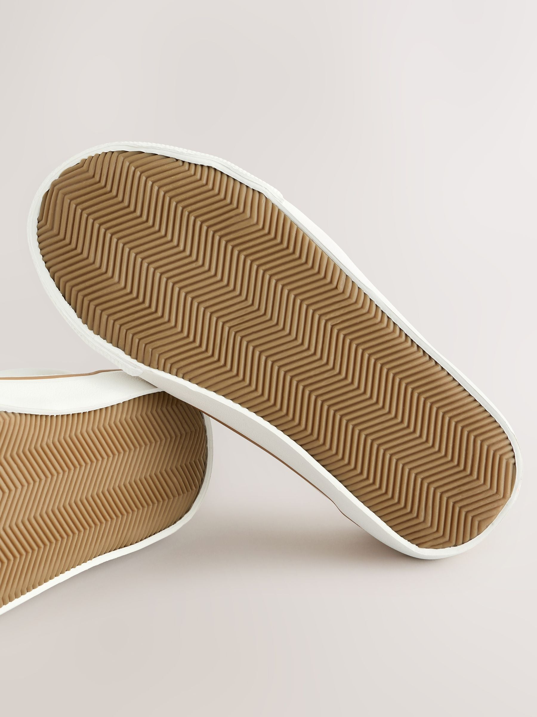White/Green Wide Fit (G) Touch Fastening Trainers image 3