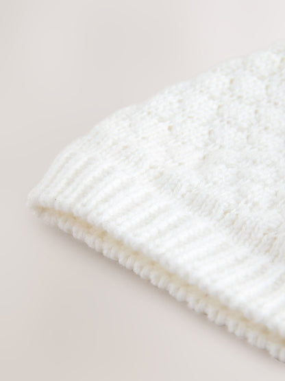 White Baby Double Pom Knitted Hat (0mths-2yrs)